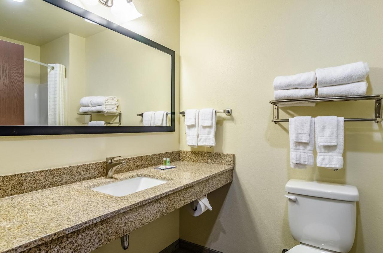 Cobblestone Inn & Suites - Bridgeport ภายนอก รูปภาพ